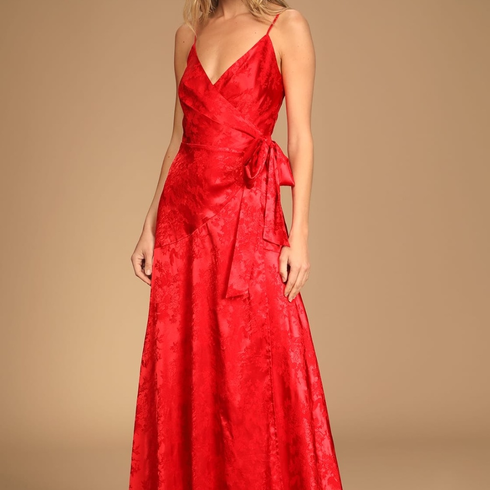 NWT Bright red Lulu's Floral Jacquard Satin Wrap Maxi Dress SIZE SMALL